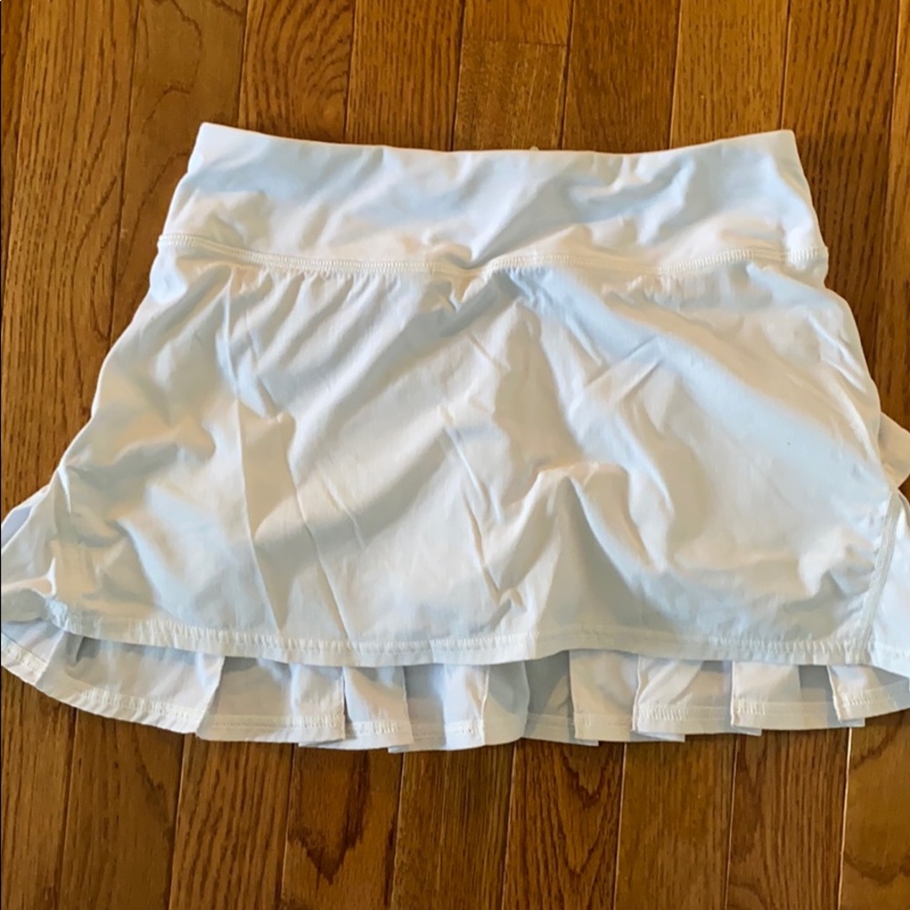 EUC lululemon skirt.  Size 2 regular